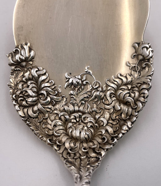 Durgin Gilt Sterling Silver Chrysanthemum Oyster/ Ice Cream Server