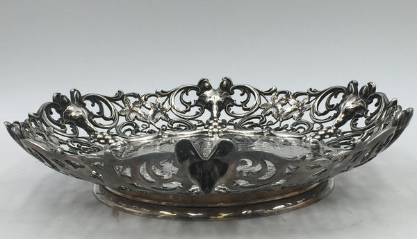 Early 20th Century Sterling Silver Dish Plate Bowl With Fox Head Motifs by Roger Williams and Spaulding